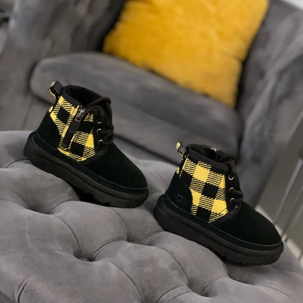 Uggs |Size 7 US| Kids - Picture 3 of 10
